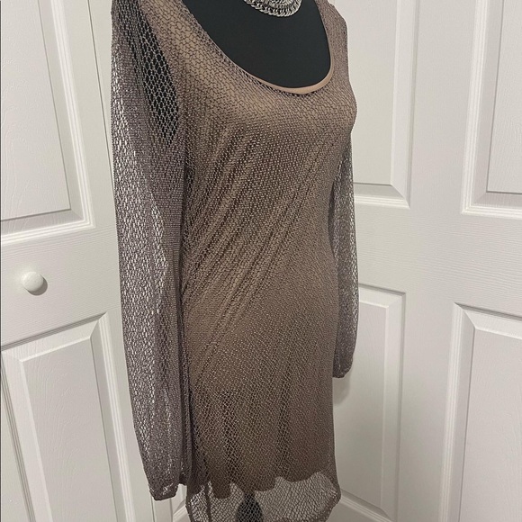 Foreign exchange dress - Picture 4 of 7